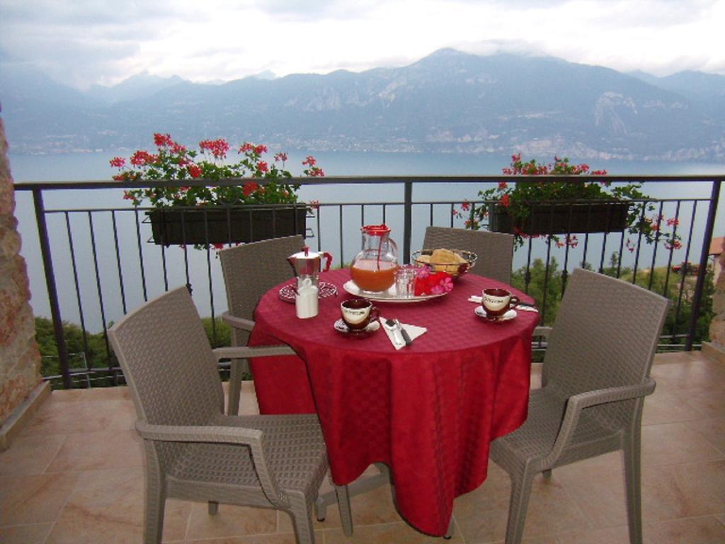 Aparthotel La Casa Di Pericle Brenzone sul Garda Habitación foto